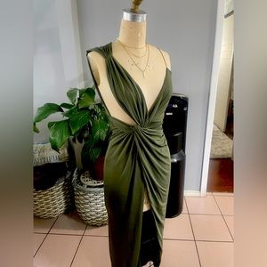 Brand new green summer dress size Medium it’s for a petty person